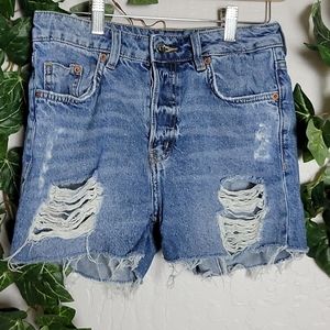 DIVIDED by H&M Buttun Fly Cut Off Distressed Short